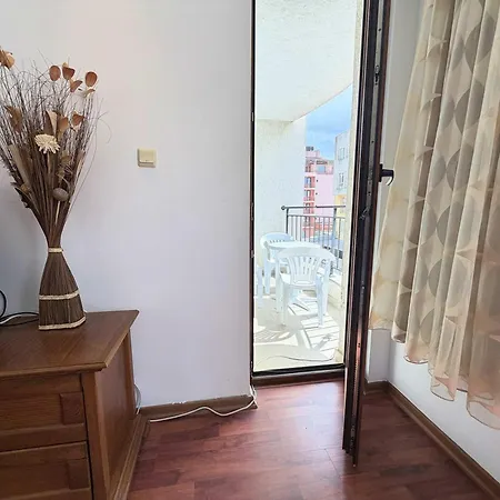 Appartamento Sunny 2-bedroom In Complex Lina By Menada