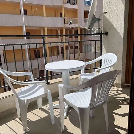 Appartamento Sunny 2-bedroom In Complex Lina By Menada
